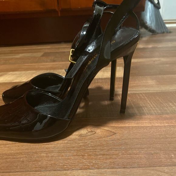 ****GENTLY USED Patent Leather Edie Heeled Sandals - Picture 2 of 8